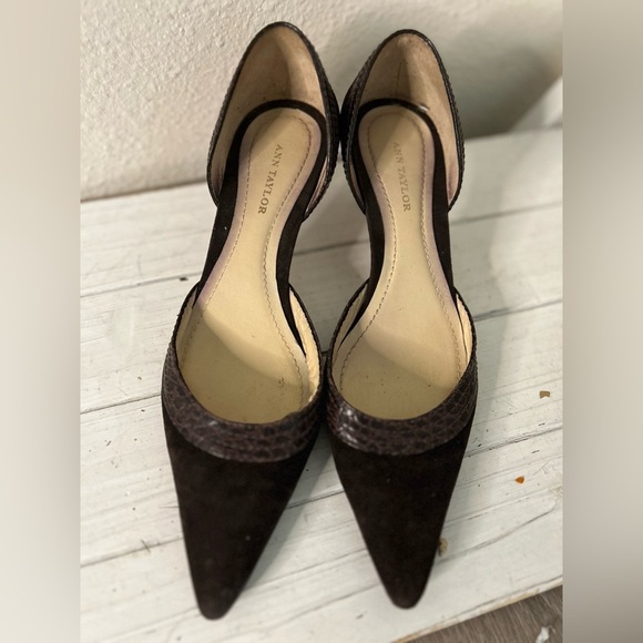 Ann Taylor Elegant Dark Heels - Picture 7 of 7